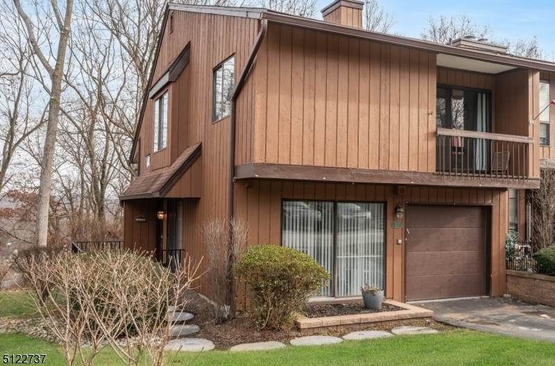 527 Upper Way - Photo 1