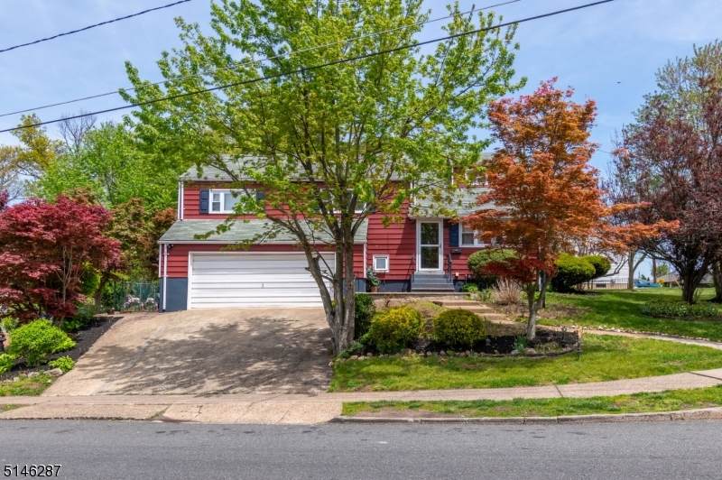 211 Matilda Ave - Photo 1