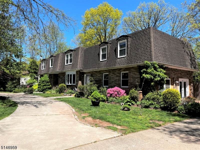 369 Walnut St - Photo 1