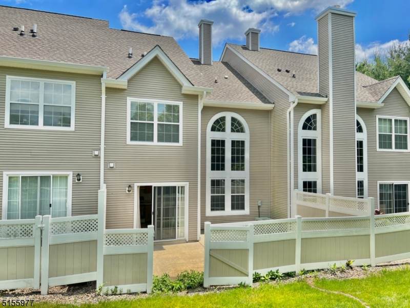 33 Dorchester Dr - Photo 1