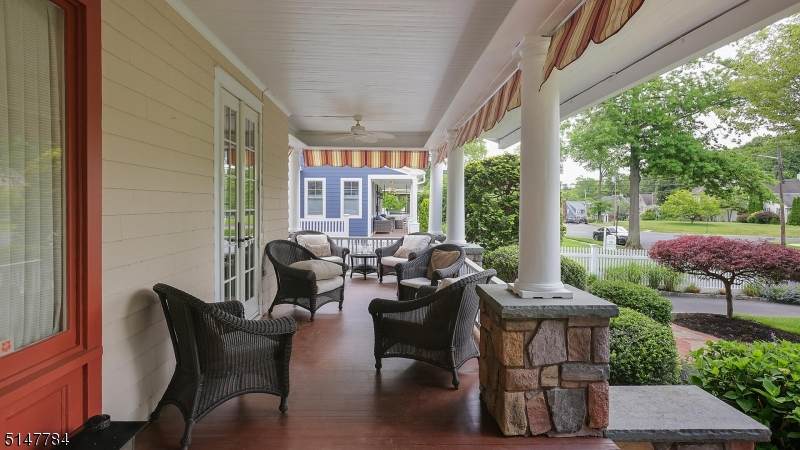 661 Carleton Rd - Photo 1