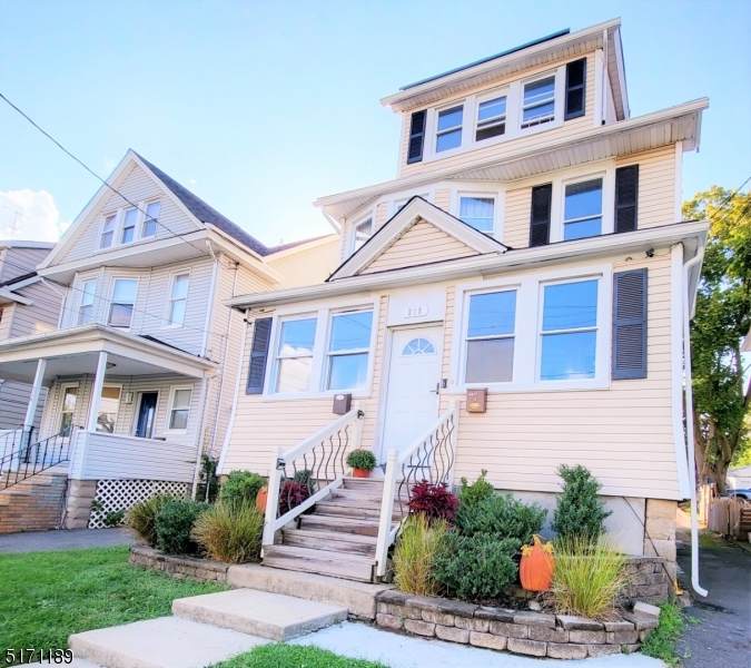 218 Berkeley Ave - Photo 1