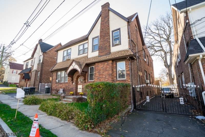 328 Field Pl - Photo 1