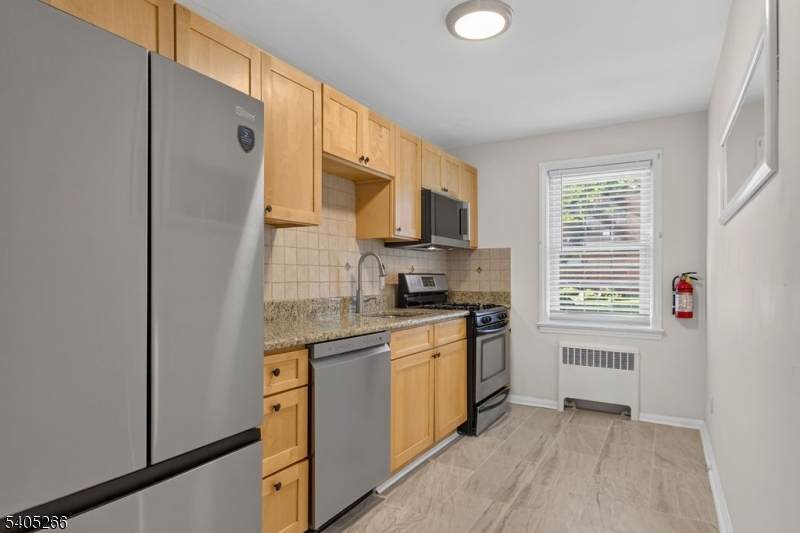 390 Morris Ave - Photo 1