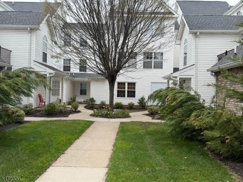 920 Plymouth Rd - Photo 1