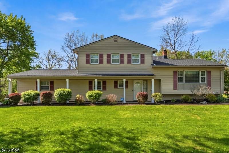 61 Queen Anne Dr - Photo 1
