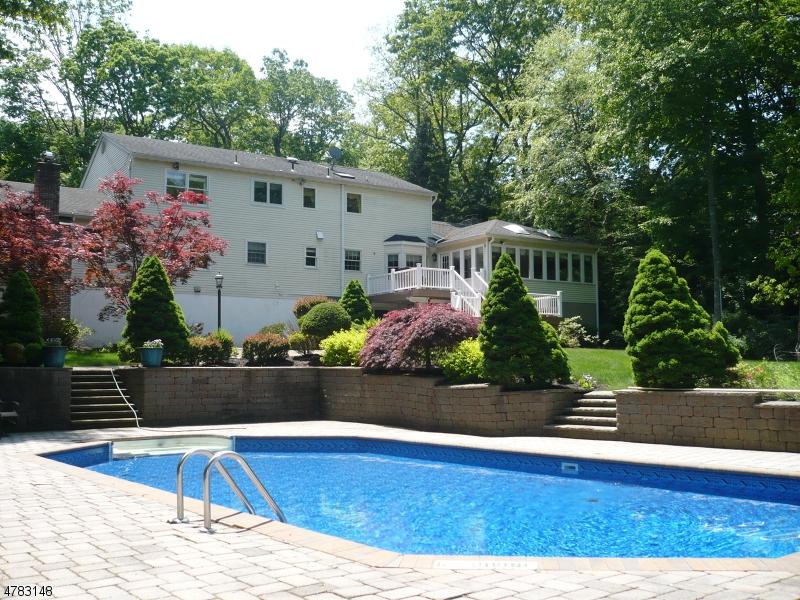 13 Denise Dr - Photo 1