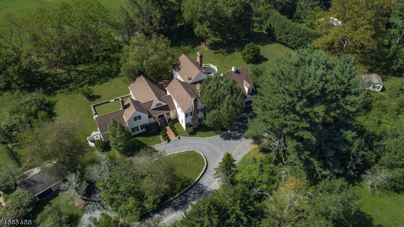 1675 River Rd - Photo 1