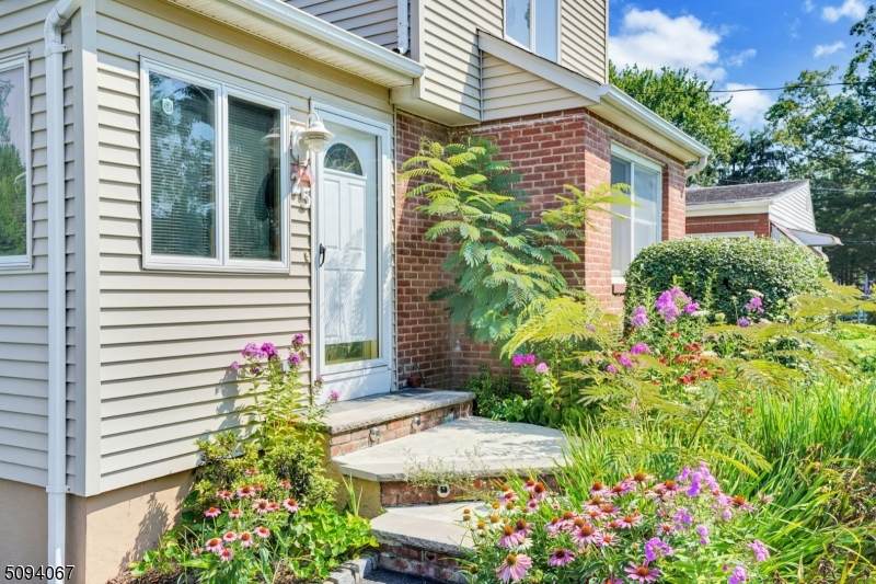 25 Washington Ave - Photo 1