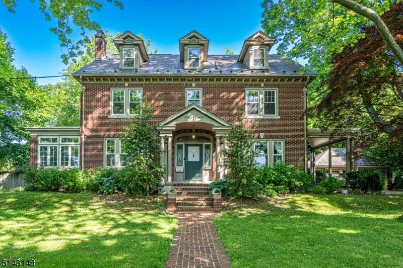 515 Fairbanks Ave - Photo 1