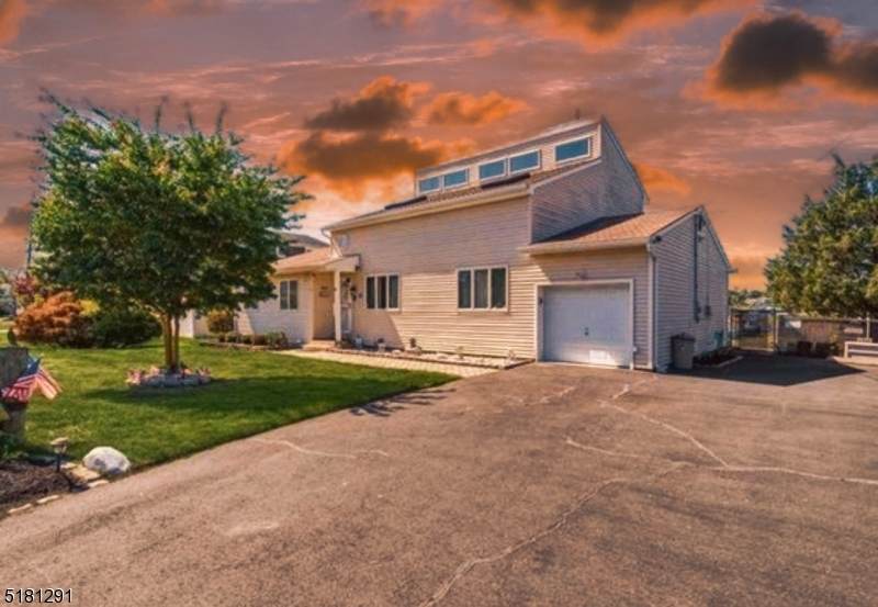 542 Patten Ave - Photo 1
