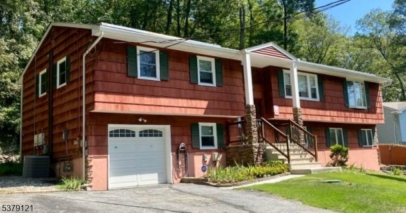 10 Christine Pl - Photo 1