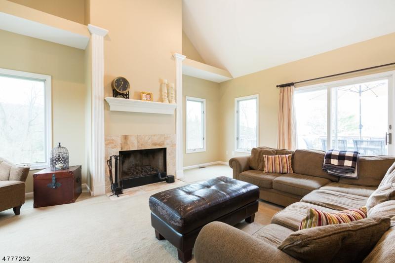 5 Logan Dr - Photo 1