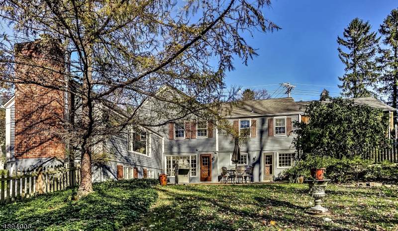 22 Hilltop Rd - Photo 1