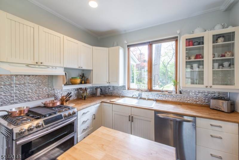 17 St Johns Ave - Photo 1