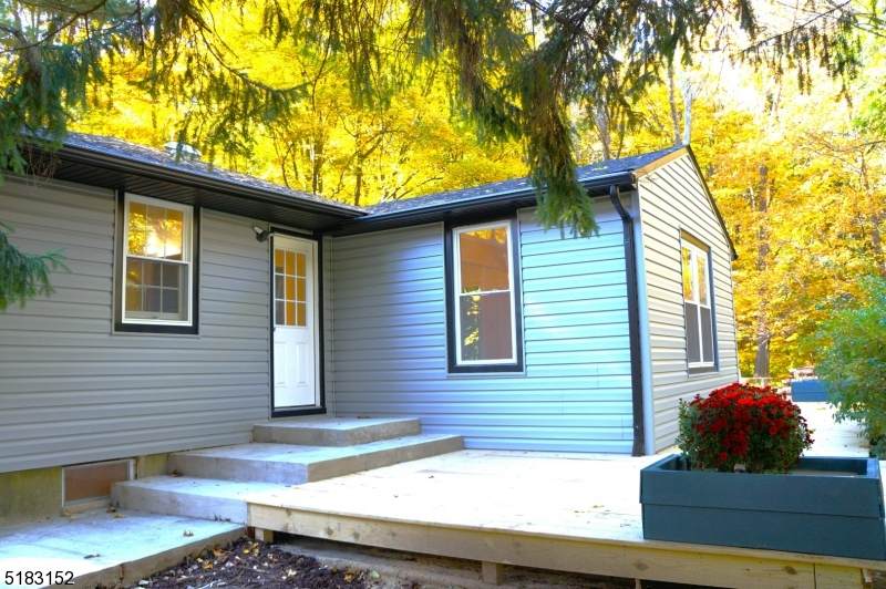620 Hemlock Dr - Photo 1