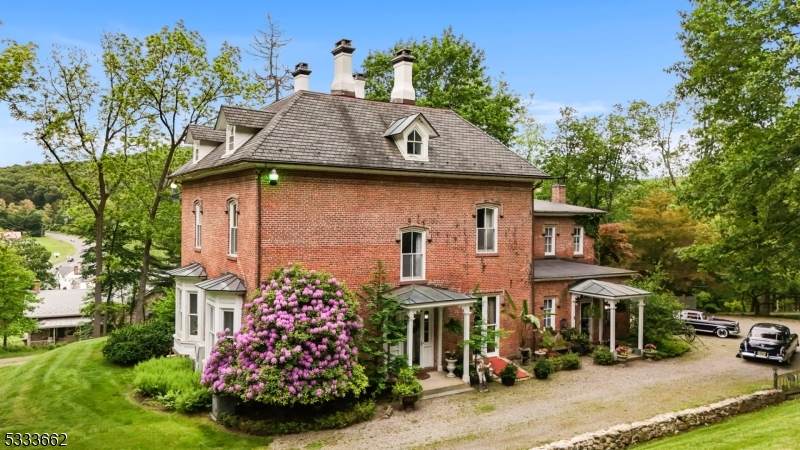 20 Belvidere Ave - Photo 1