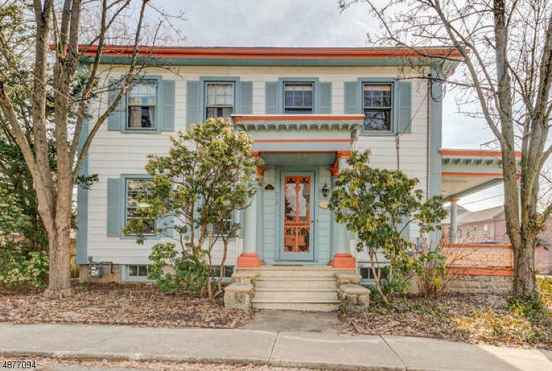 214 Harrison St - Photo 1