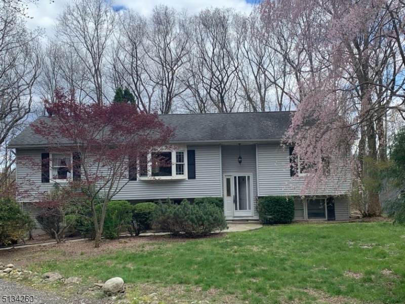 611 Hemlock Dr - Photo 1