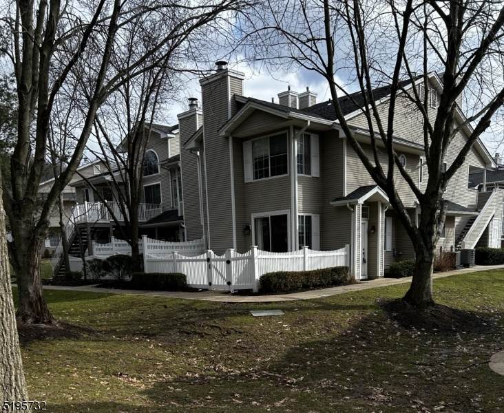 17 Crestmont Rd - Photo 1
