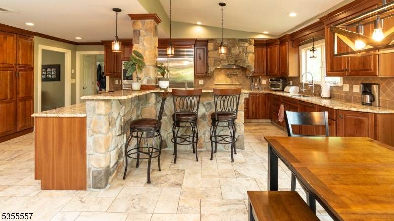 19 Crest Rd - Photo 1