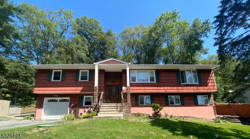 10 Christine Pl - Photo 1