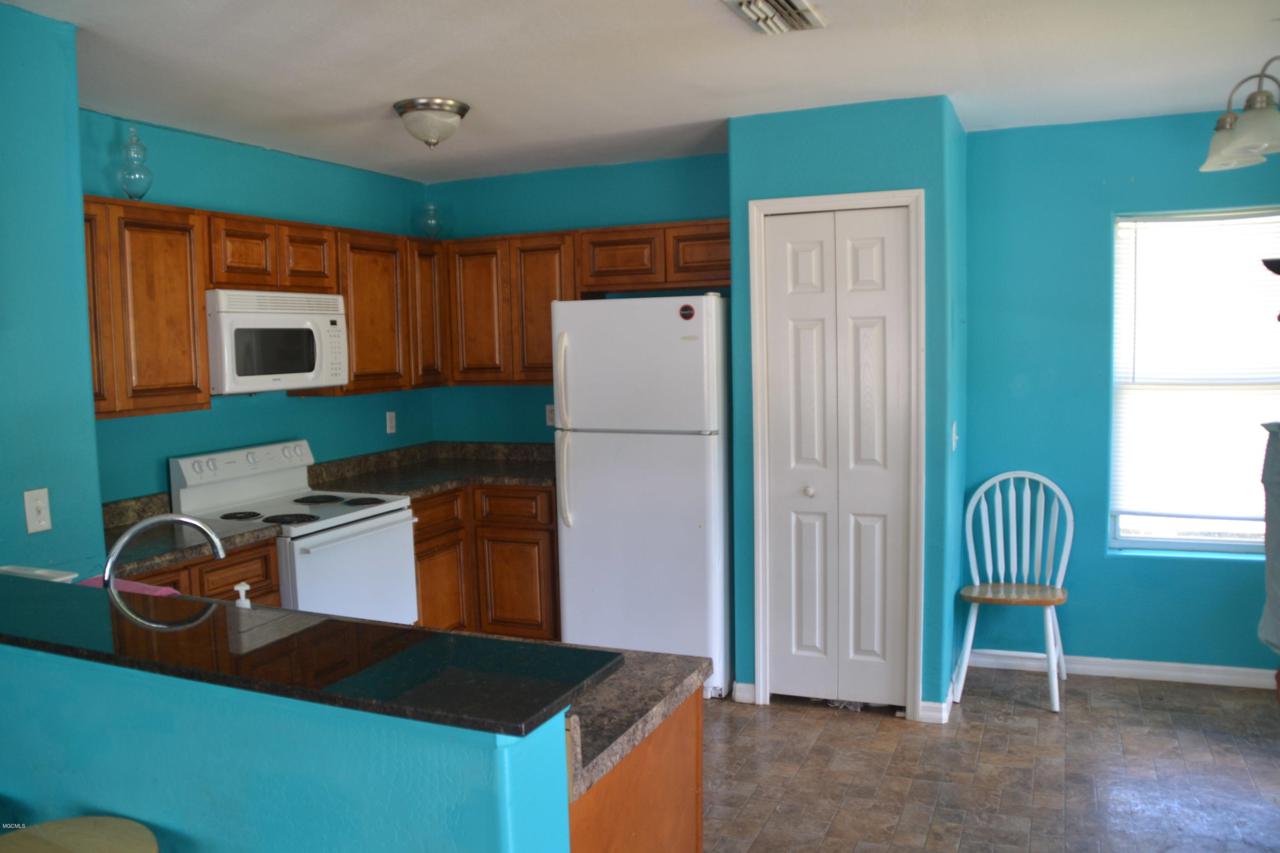 6083 Adams St - Photo 1