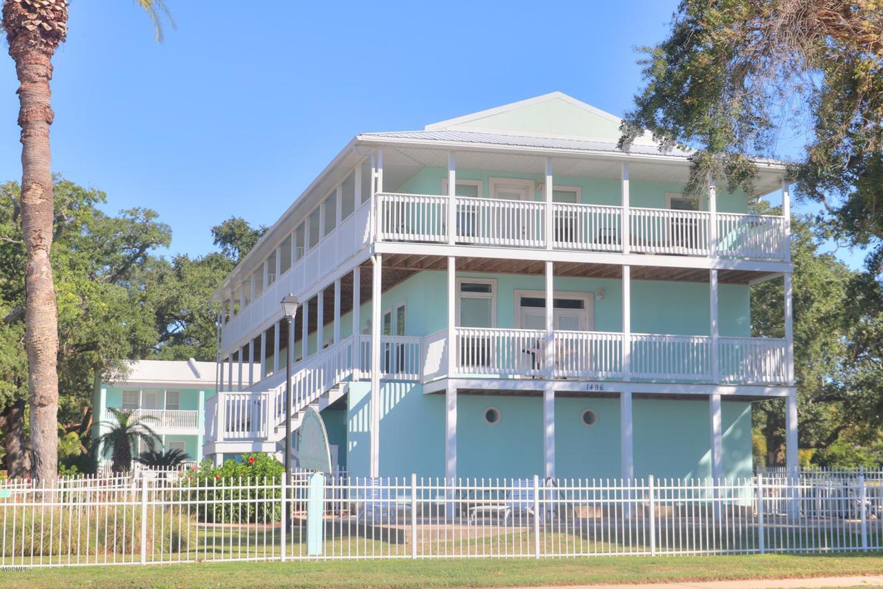 1496 Beach Blvd - Photo 1