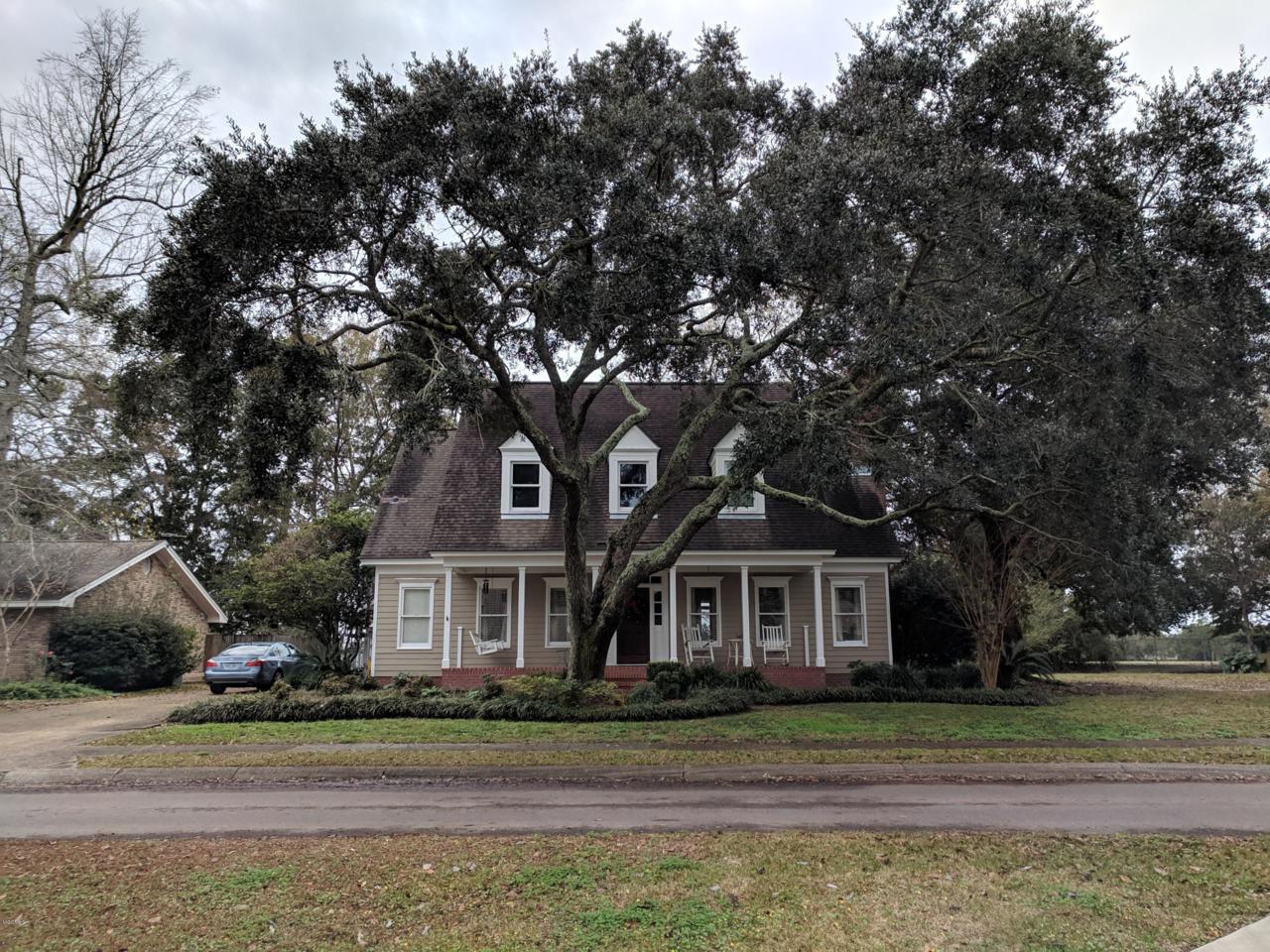 2428 Greenview Dr - Photo 1