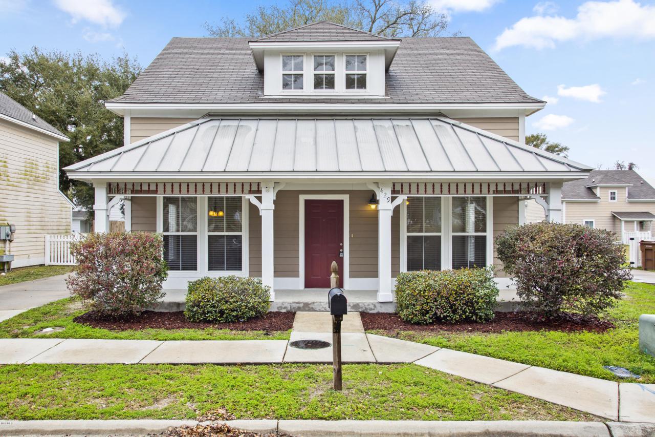 429 Hope St - Photo 1