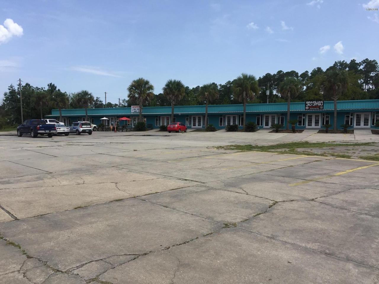 828 Us-90 - Photo 1