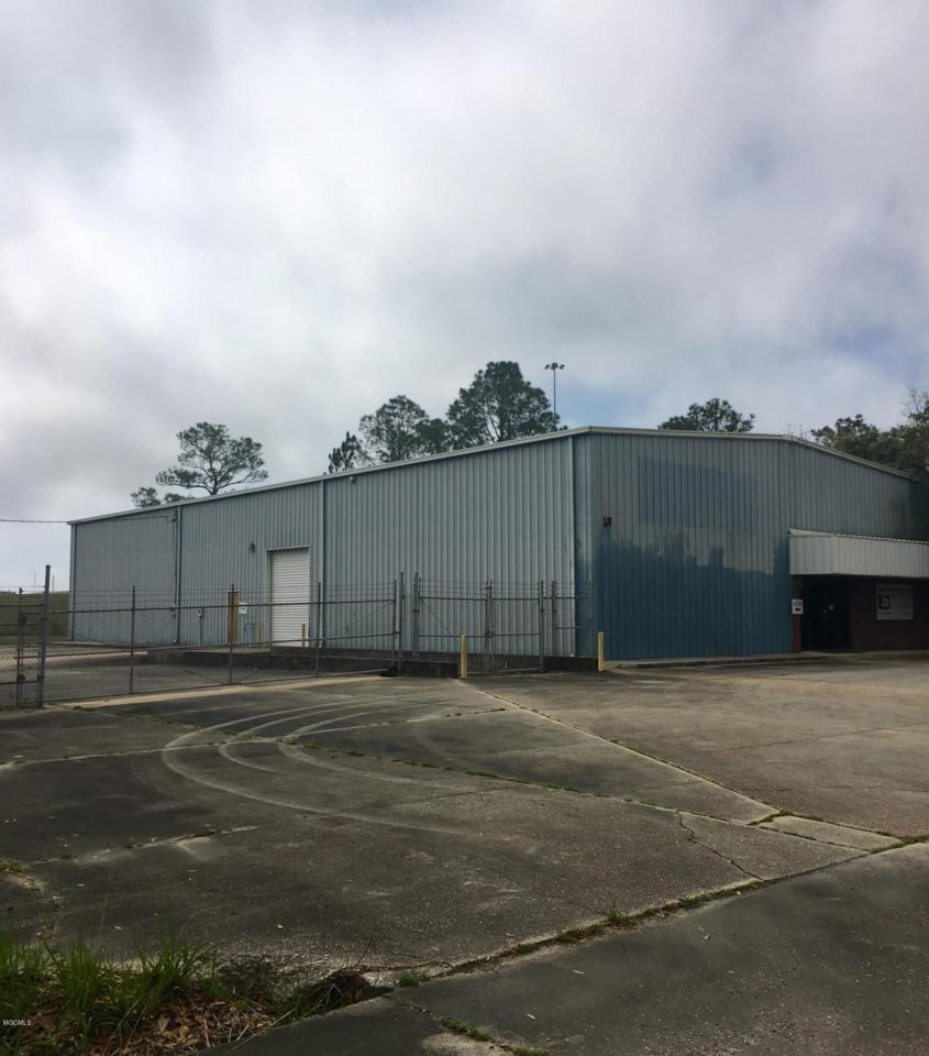 6124 Shortcut Rd - Photo 1