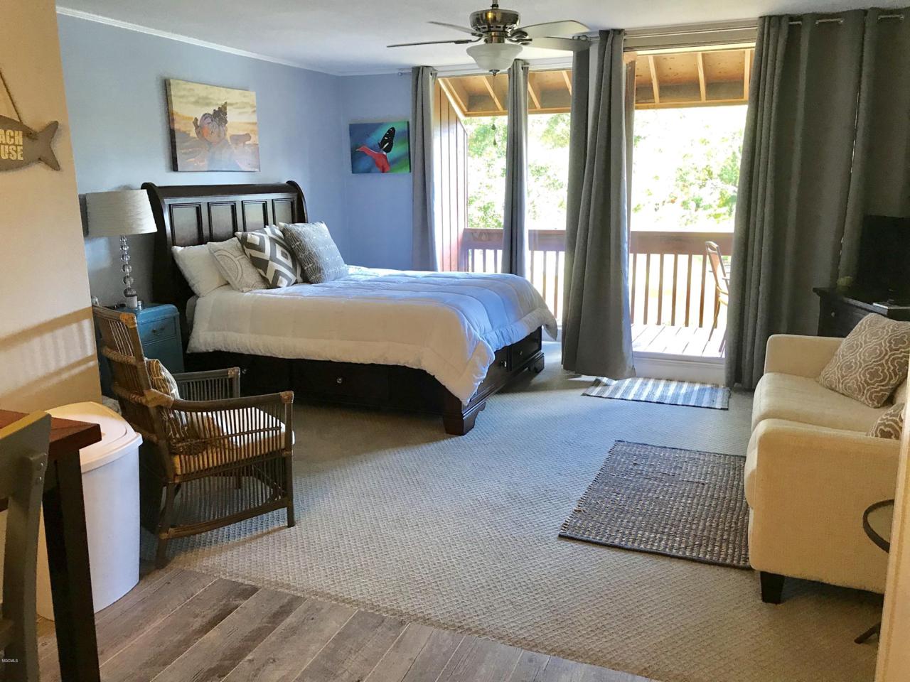 208 Lakeside Villa - Photo 1