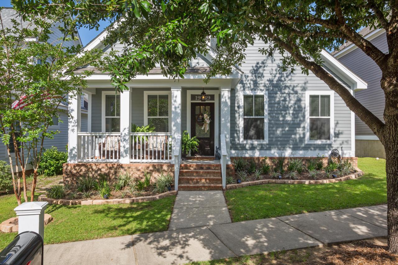 19749 Maben Ave - Photo 1