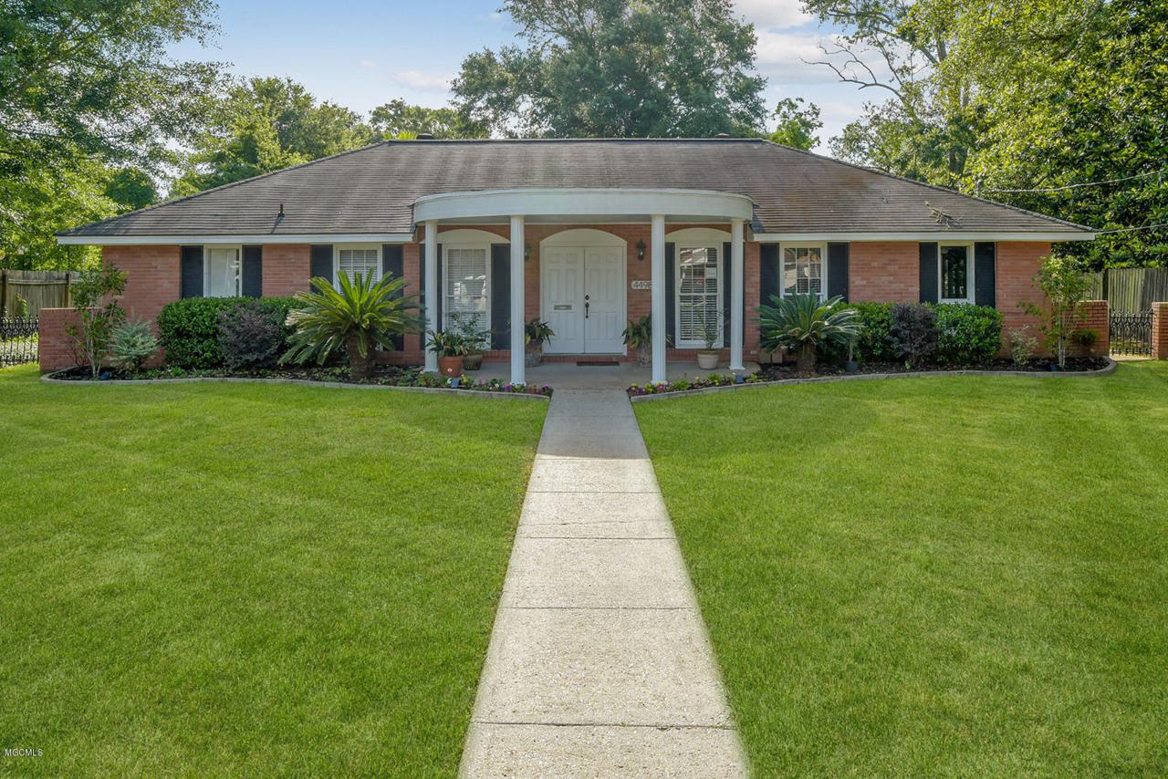 4498 Kendall Cir - Photo 1