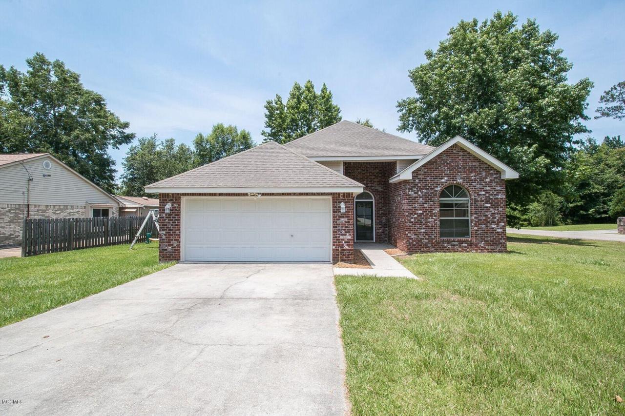 692 Apuwai Pl - Photo 1