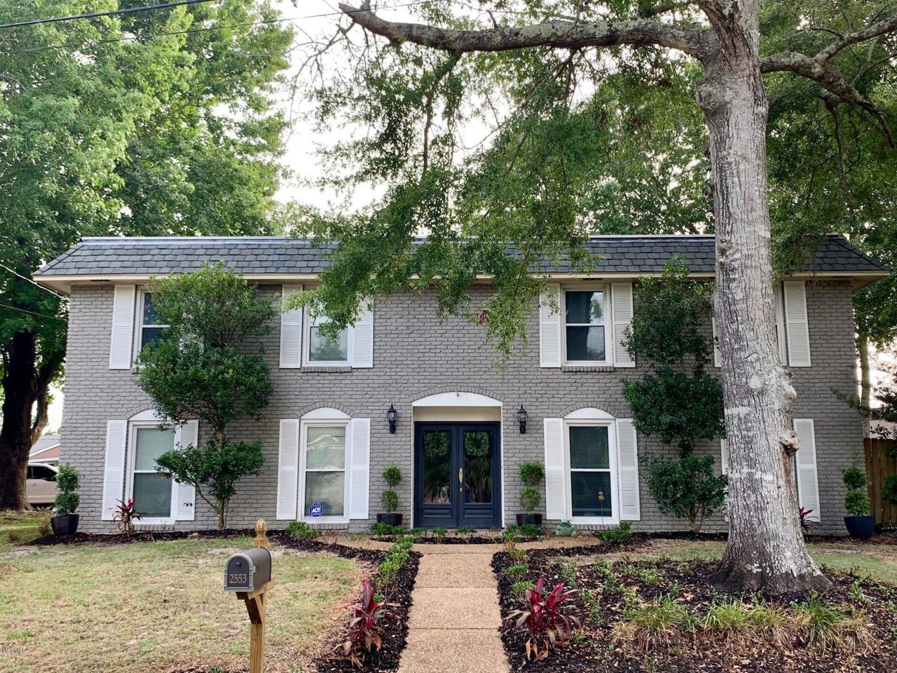 2553 Mercedes Dr - Photo 1