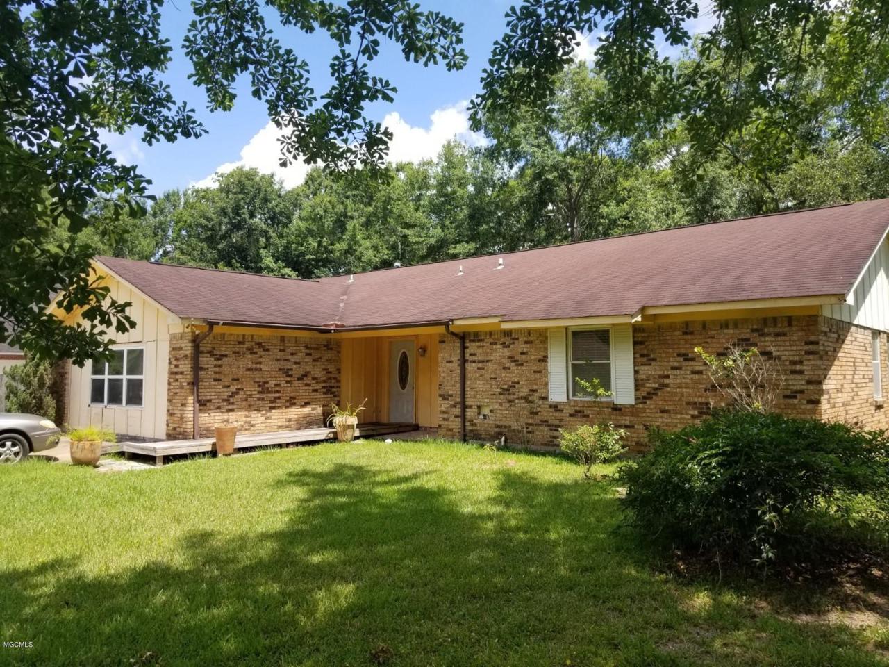 1504 Village Pkwy - Photo 1