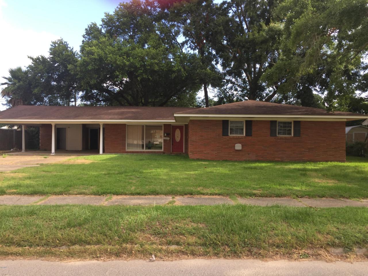 2107 Tucker Ave - Photo 1