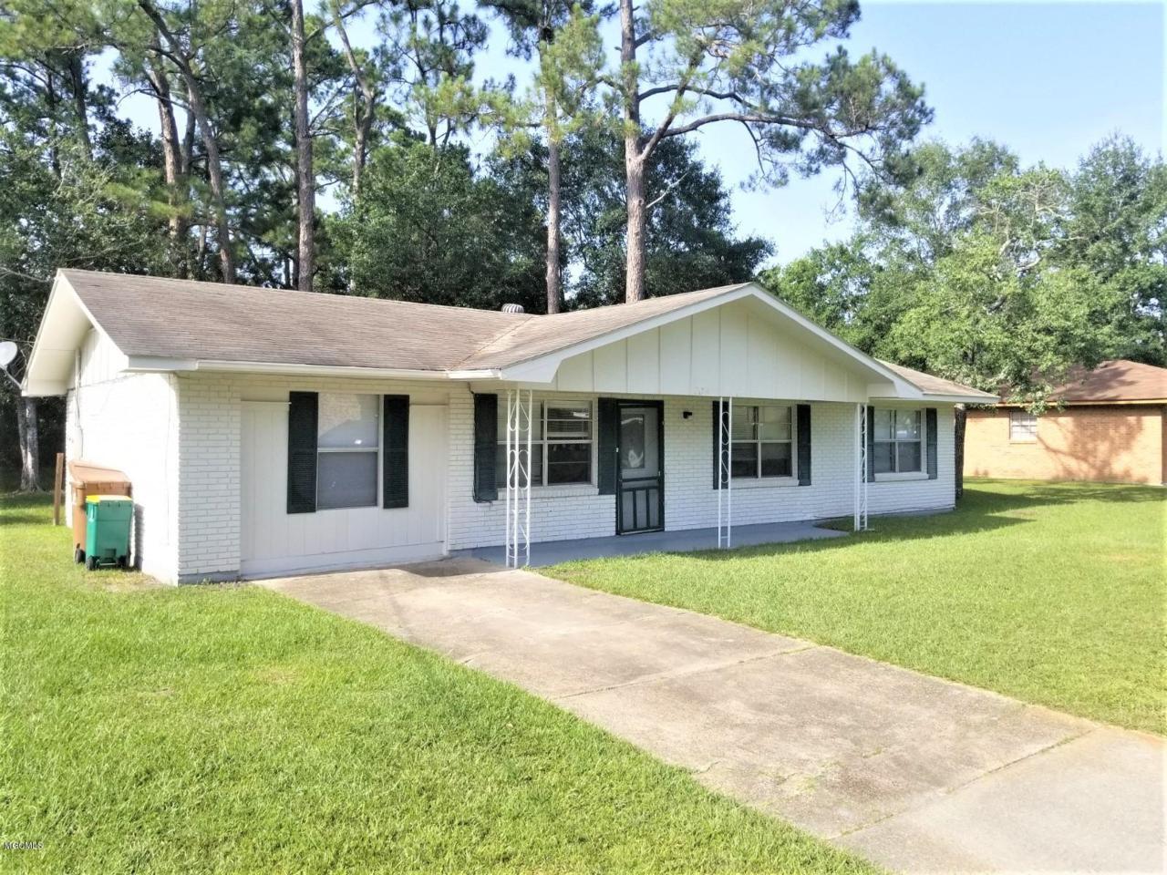 204 Palmyra Dr - Photo 1