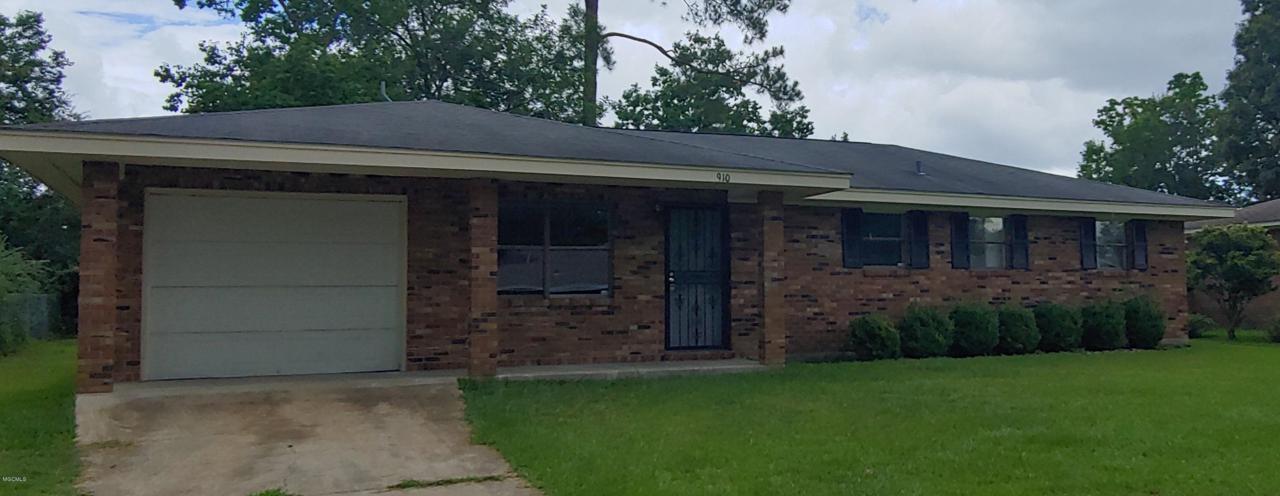 910 Hemlock Rd - Photo 1