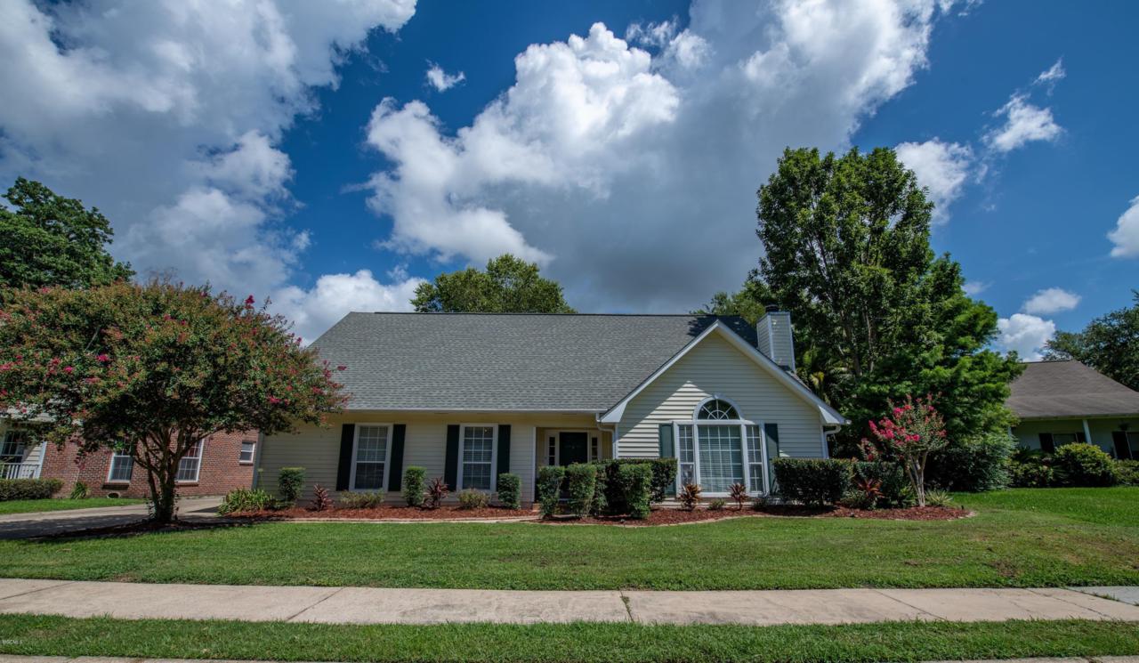 2469 Greenview Dr - Photo 1