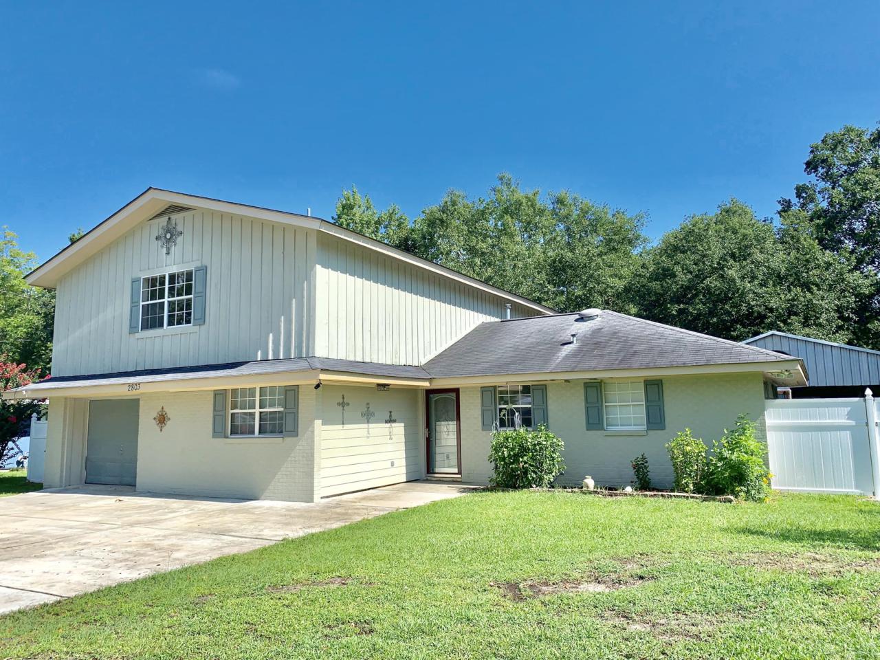 2803 Pinewood Ave - Photo 1