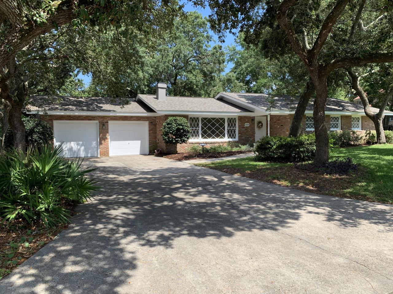 334 Oakridge Cir - Photo 1