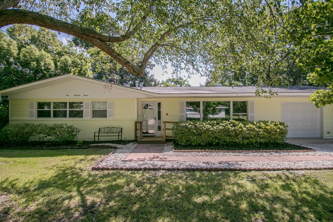 111 Carroll Ave - Photo 1