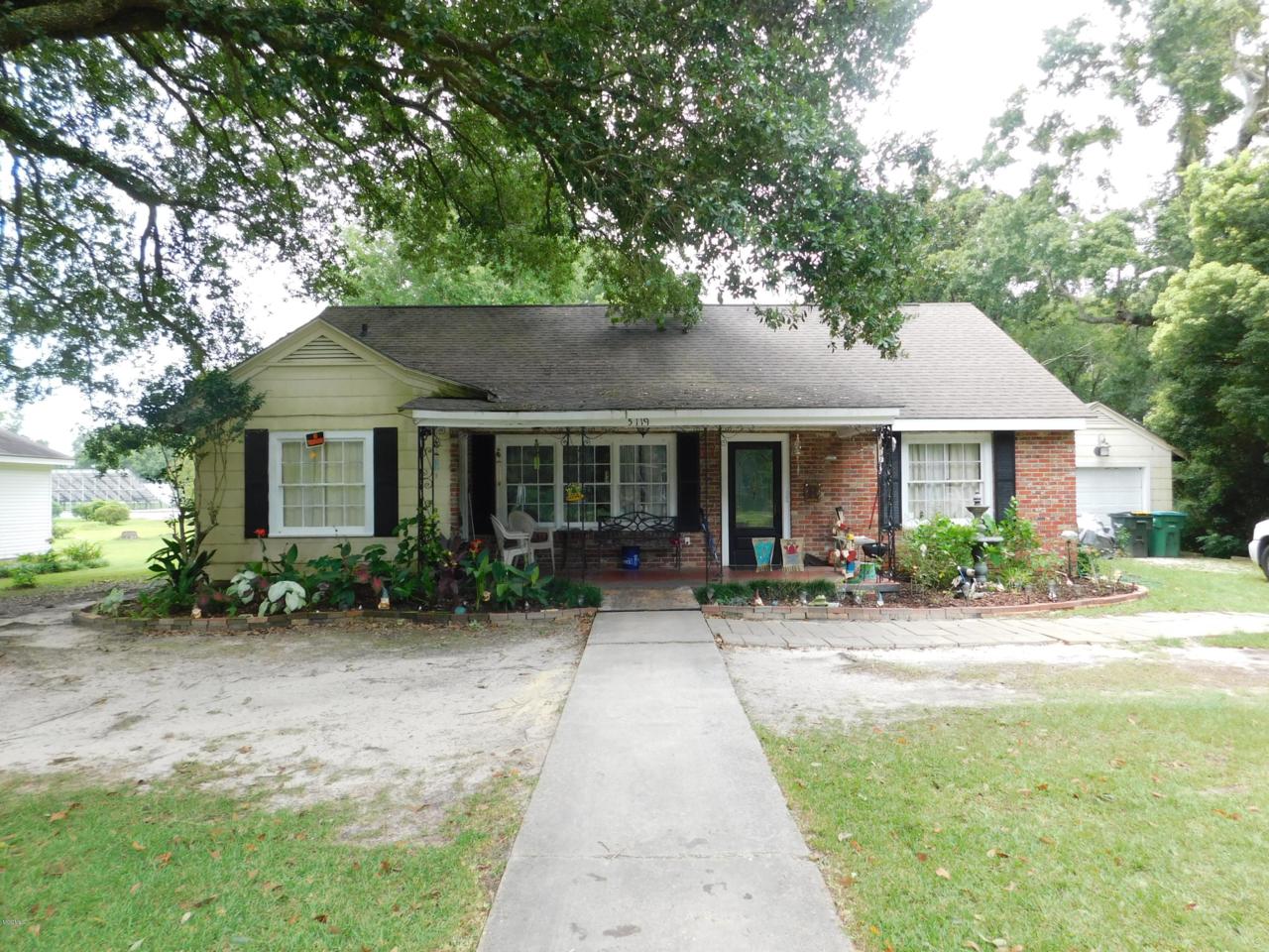 5119 Beardslee St - Photo 1