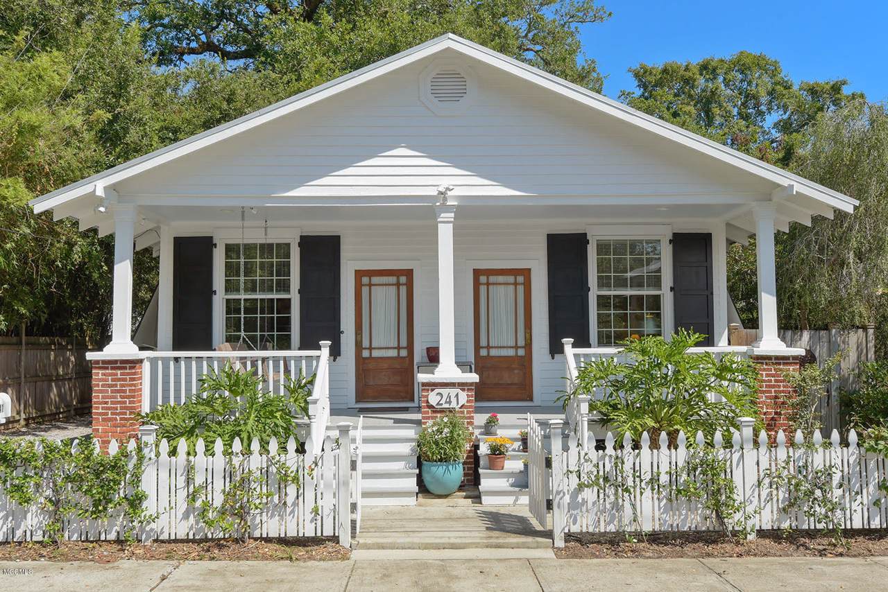 241 Washington St - Photo 1