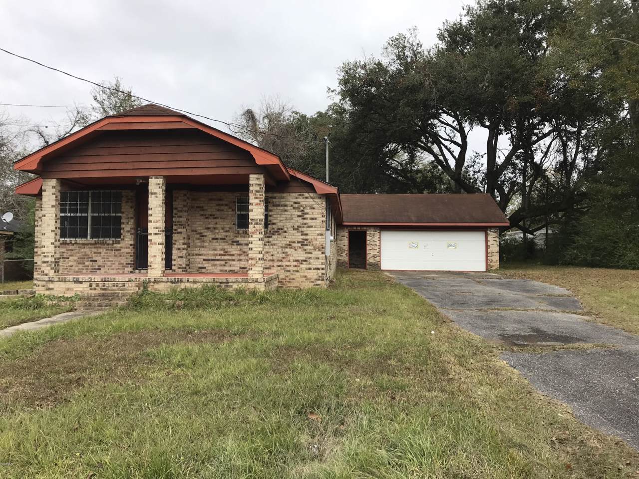 4005 Pine St - Photo 1