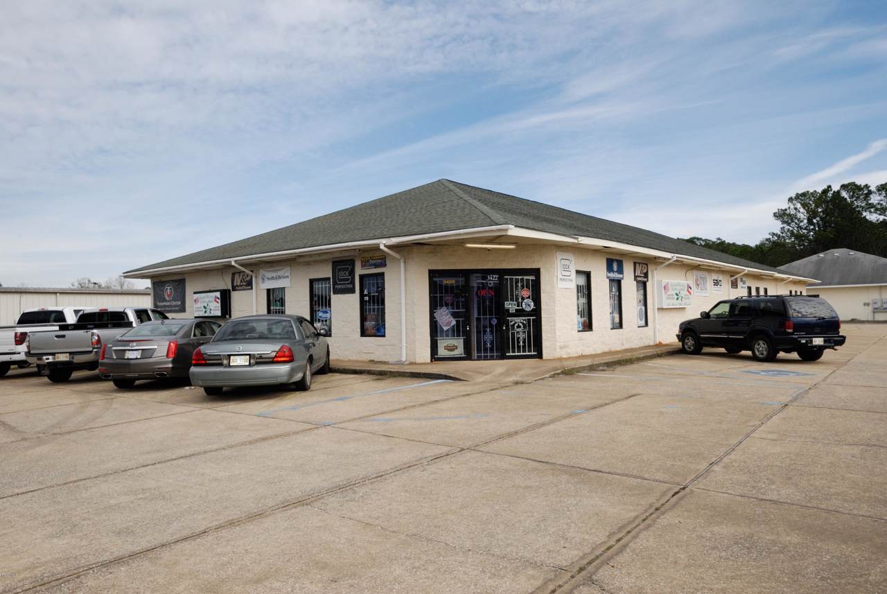 3422 Main St - Photo 1
