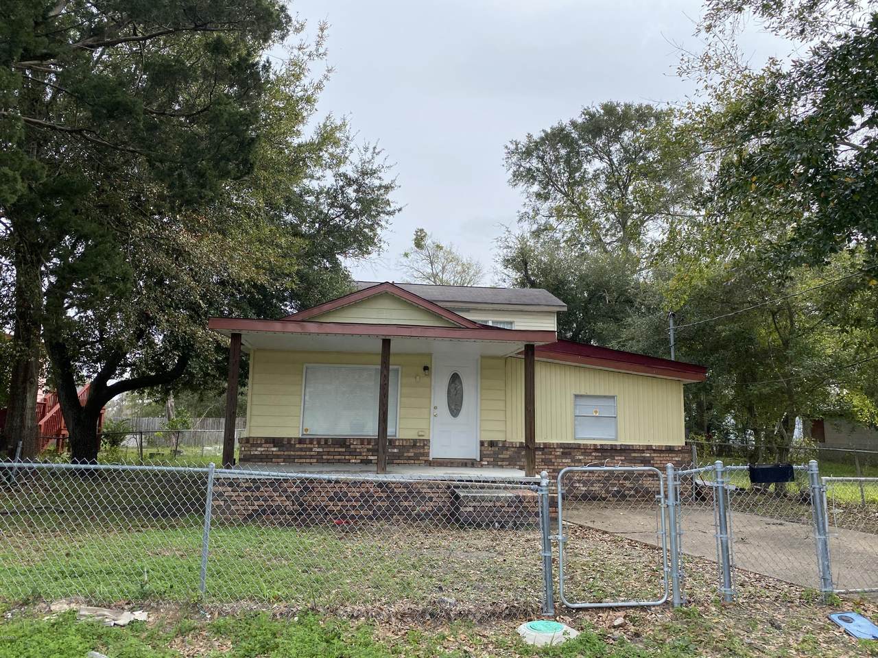 348 Keller Ave - Photo 1